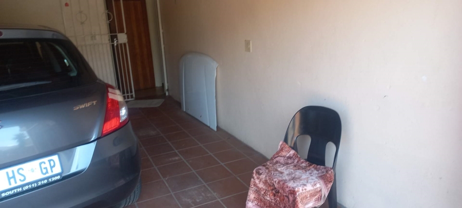 6 Bedroom Property for Sale in Diepkloof Gauteng