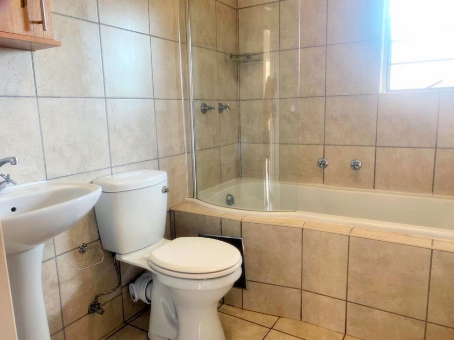 To Let 2 Bedroom Property for Rent in Olympus Gauteng