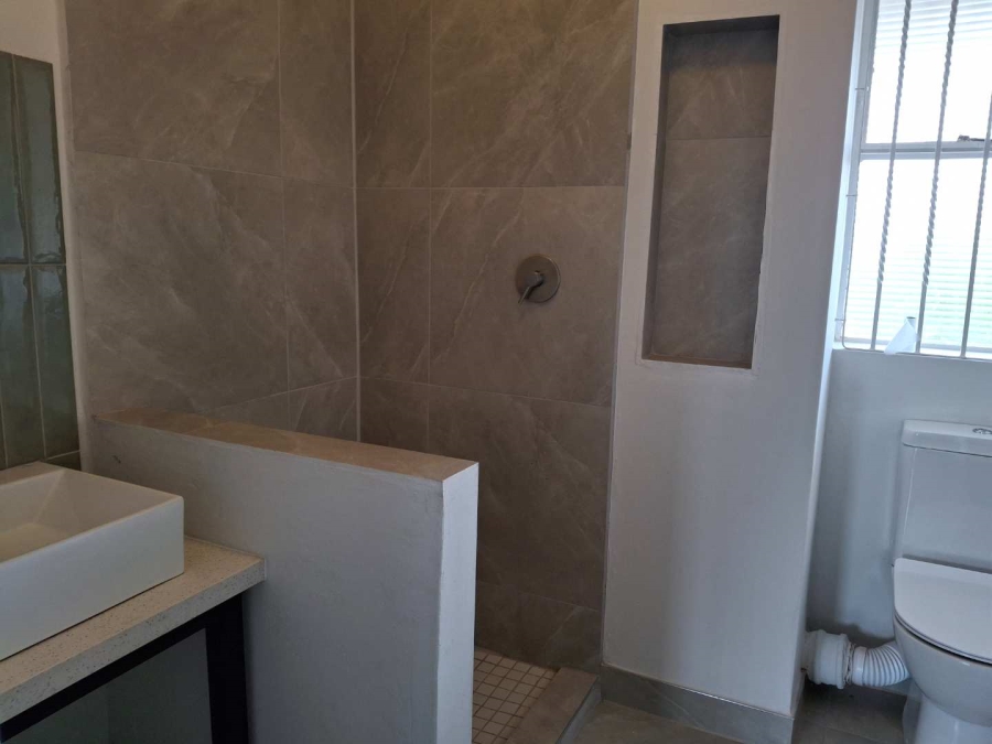 To Let 1 Bedroom Property for Rent in Waverley Gauteng