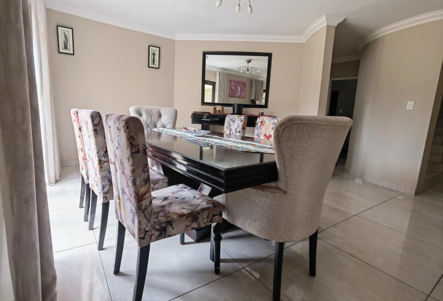 5 Bedroom Property for Sale in Blue Valley Golf Estate Gauteng