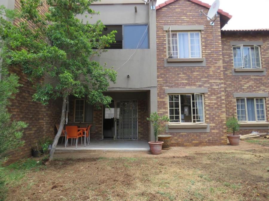 2 Bedroom Property for Sale in Eco Park Gauteng