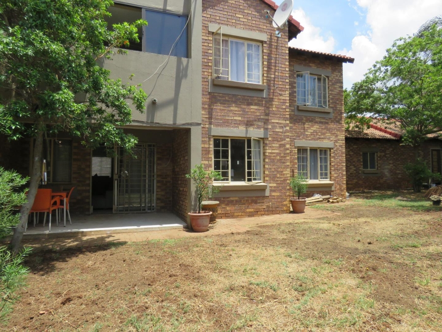 2 Bedroom Property for Sale in Eco Park Gauteng