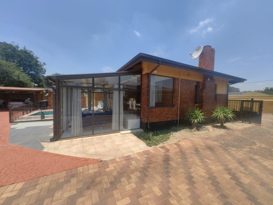 3 Bedroom Property for Sale in Selcourt Gauteng