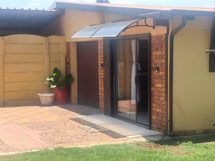 3 Bedroom Property for Sale in Selcourt Gauteng