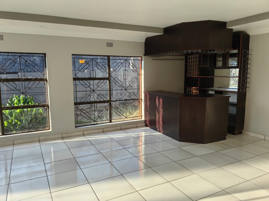 5 Bedroom Property for Sale in Elspark Gauteng