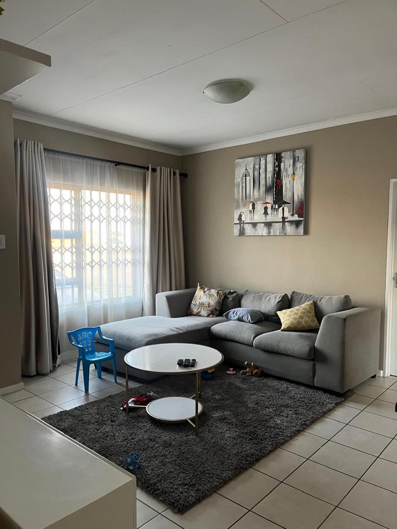 3 Bedroom Property for Sale in Sonneveld Gauteng