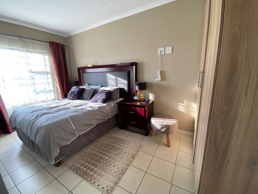 3 Bedroom Property for Sale in Sonneveld Gauteng