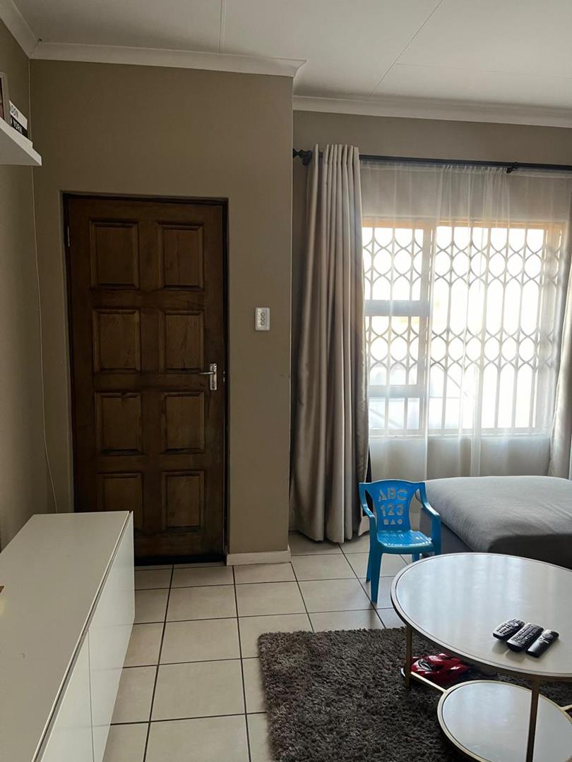 3 Bedroom Property for Sale in Sonneveld Gauteng