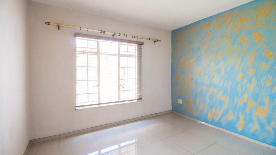 2 Bedroom Property for Sale in Beyerspark Gauteng