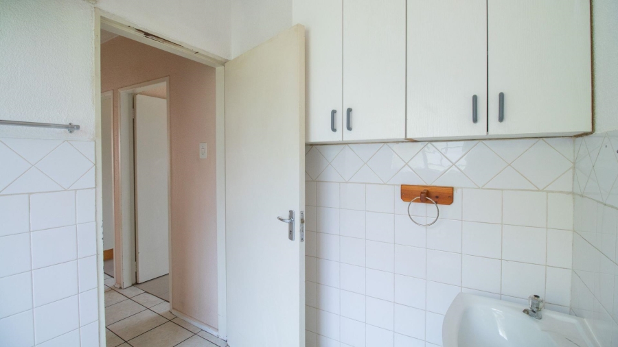 2 Bedroom Property for Sale in Beyerspark Gauteng