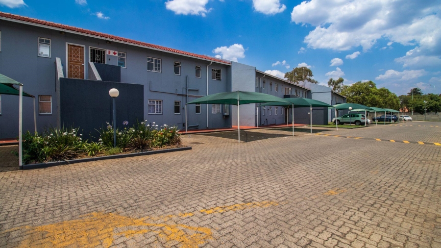 2 Bedroom Property for Sale in Beyerspark Gauteng