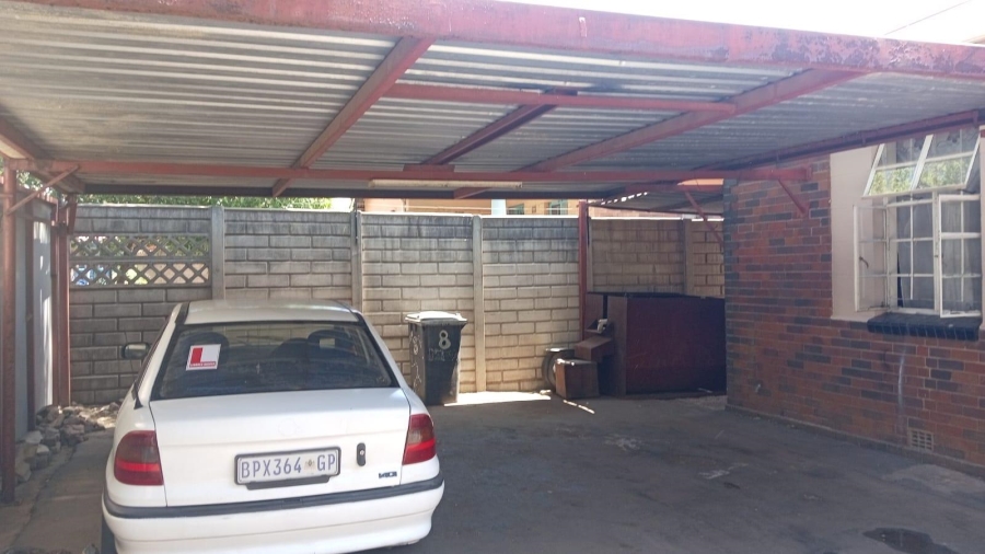 2 Bedroom Property for Sale in Glenesk Gauteng