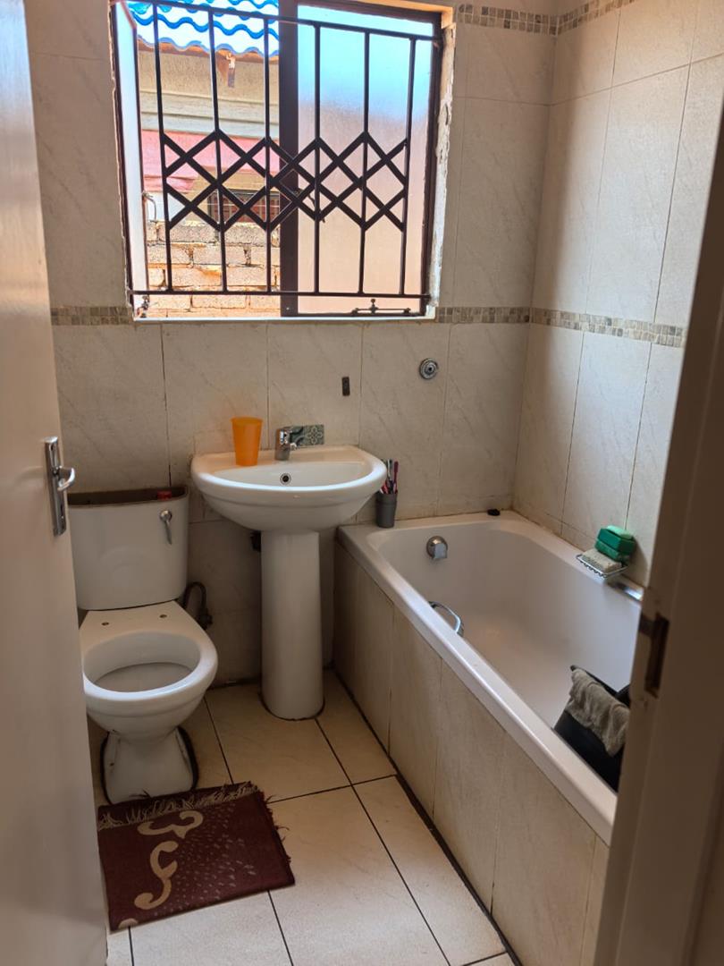 To Let 2 Bedroom Property for Rent in The Orchards Gauteng