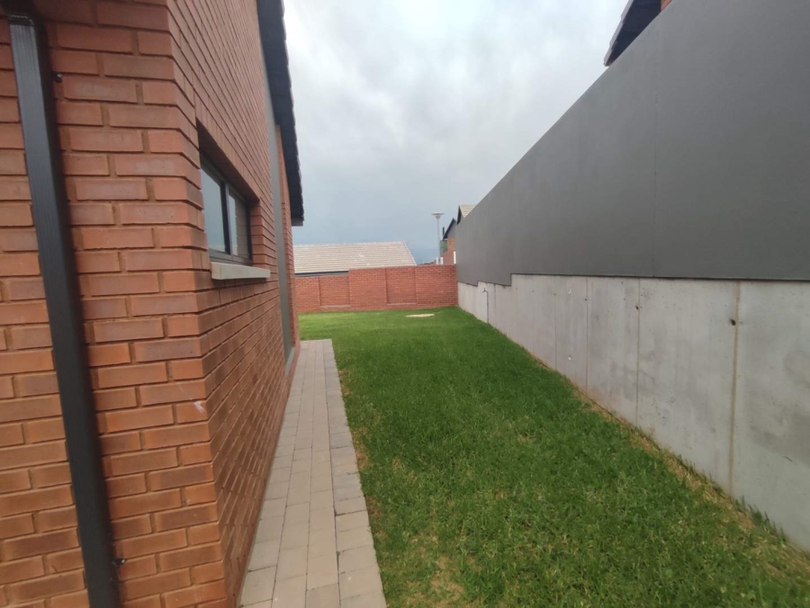 3 Bedroom Property for Sale in Amberfield Gauteng