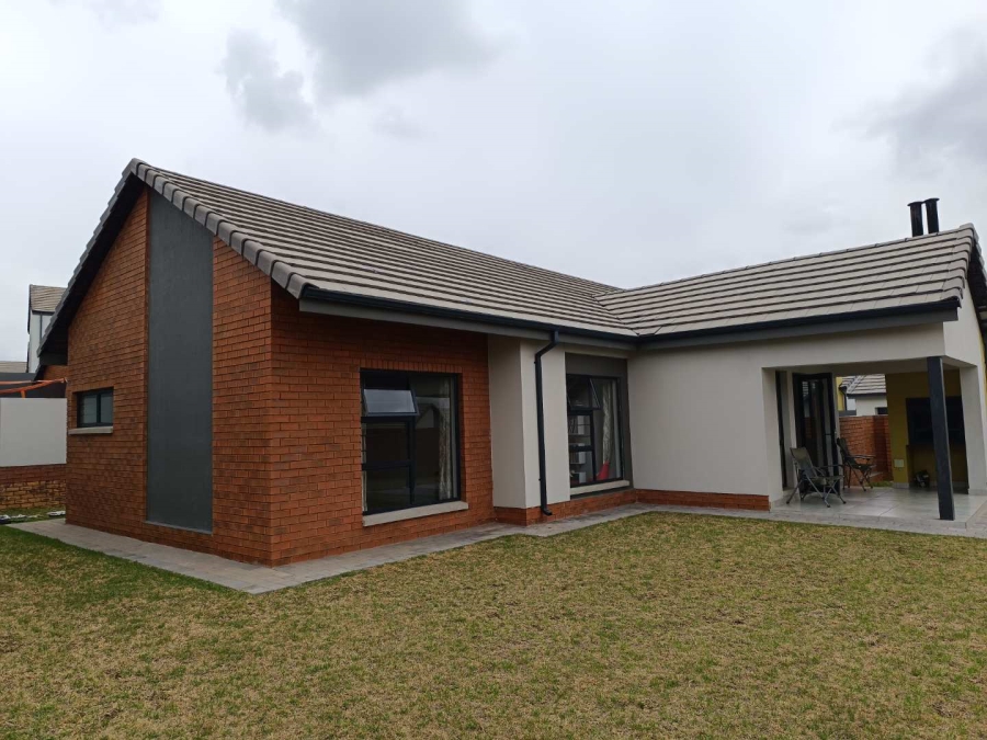 3 Bedroom Property for Sale in Amberfield Gauteng