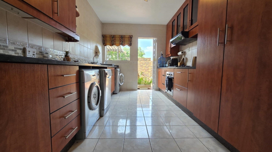 3 Bedroom Property for Sale in Brackenhurst Gauteng