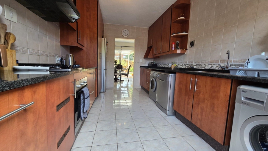 3 Bedroom Property for Sale in Brackenhurst Gauteng