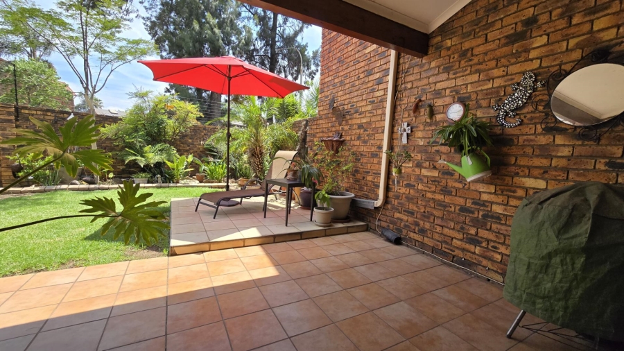 3 Bedroom Property for Sale in Brackenhurst Gauteng