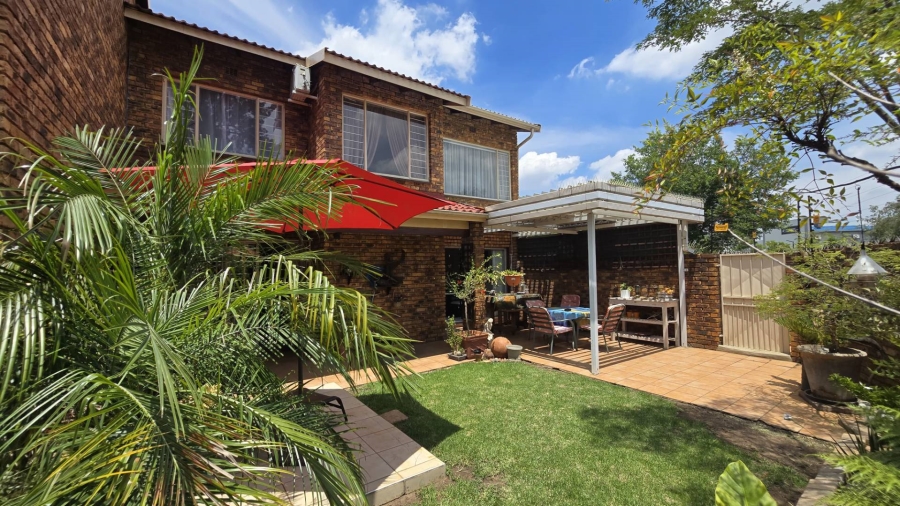 3 Bedroom Property for Sale in Brackenhurst Gauteng