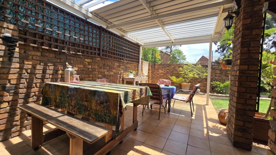 3 Bedroom Property for Sale in Brackenhurst Gauteng