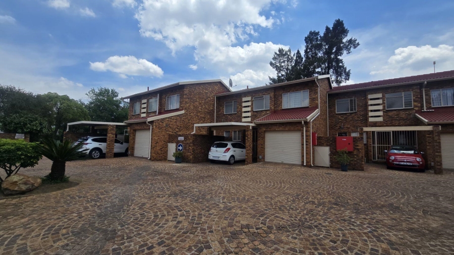 3 Bedroom Property for Sale in Brackenhurst Gauteng