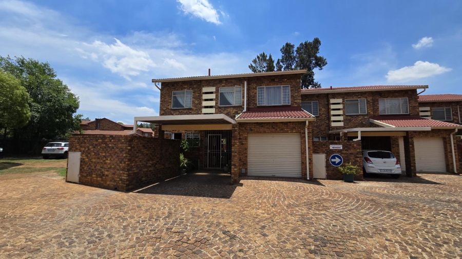 3 Bedroom Property for Sale in Brackenhurst Gauteng