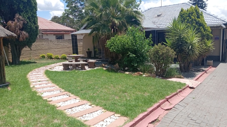 3 Bedroom Property for Sale in Roseacres Gauteng