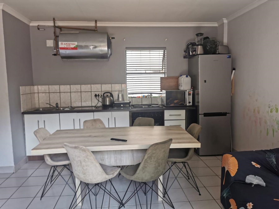 2 Bedroom Property for Sale in Die Hoewes Gauteng