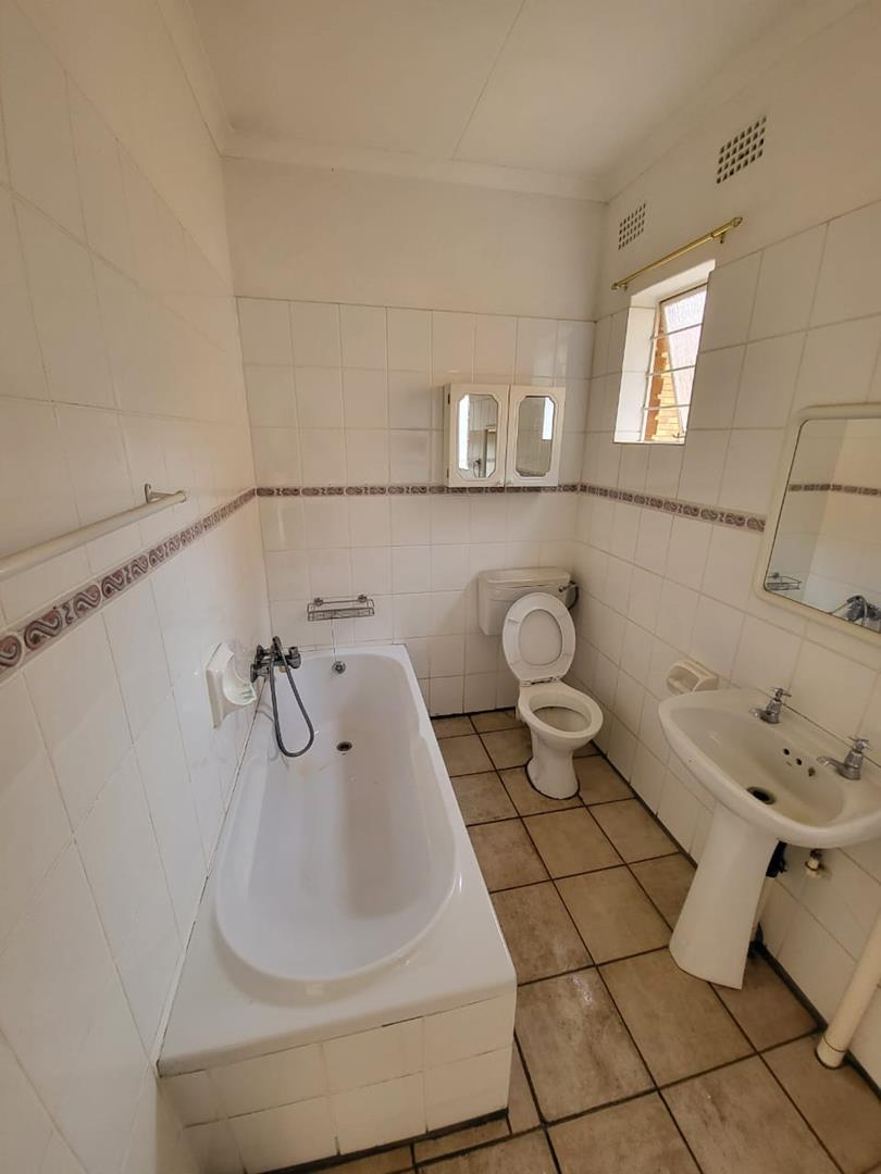 To Let 1 Bedroom Property for Rent in Glenvista Gauteng