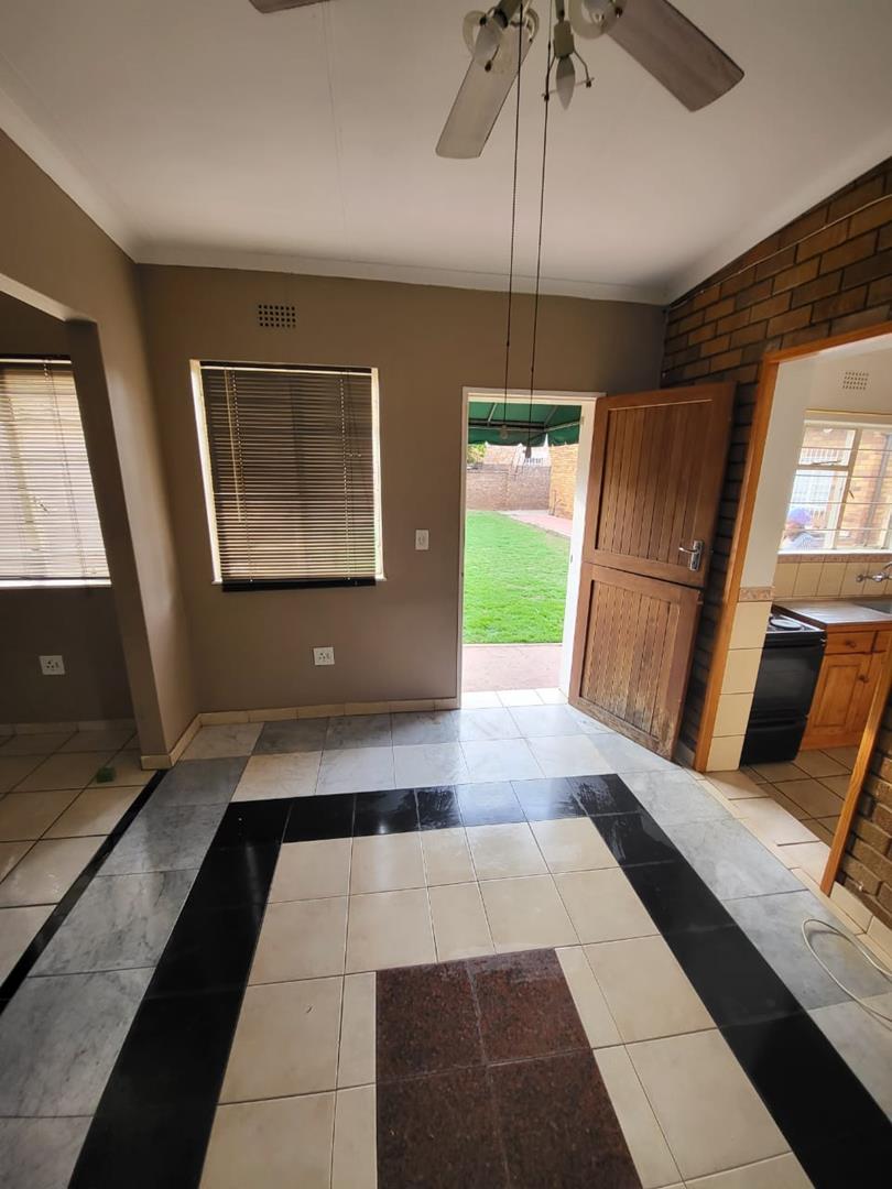 To Let 1 Bedroom Property for Rent in Glenvista Gauteng