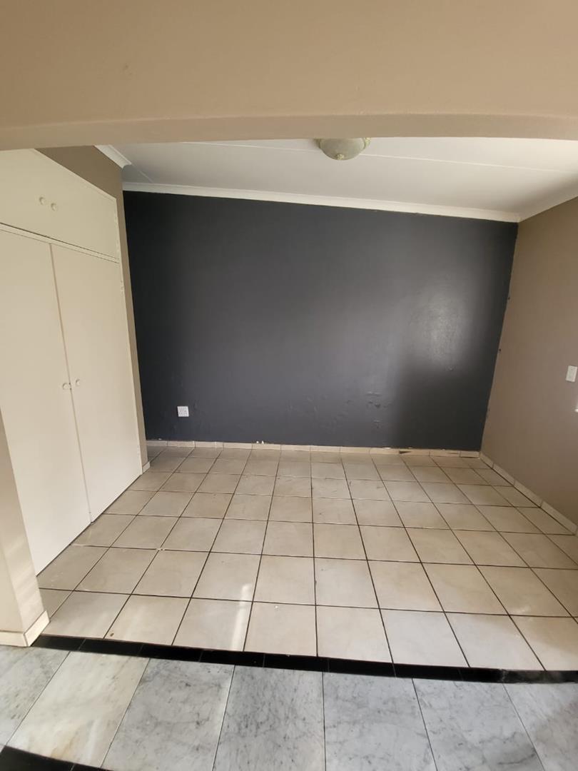 To Let 1 Bedroom Property for Rent in Glenvista Gauteng