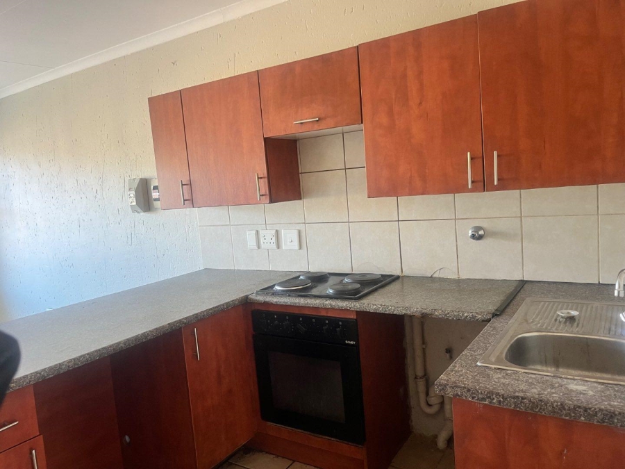 To Let 2 Bedroom Property for Rent in Comet Gauteng