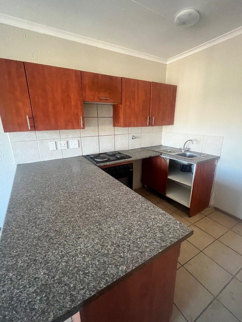 To Let 2 Bedroom Property for Rent in Comet Gauteng