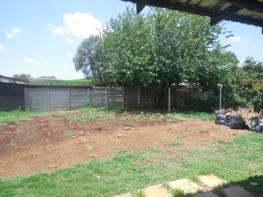 To Let 3 Bedroom Property for Rent in Kilner Park Gauteng