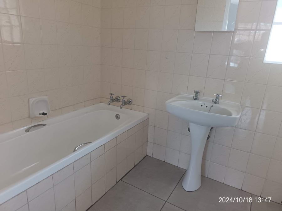 1 Bedroom Property for Sale in Helderkruin Gauteng