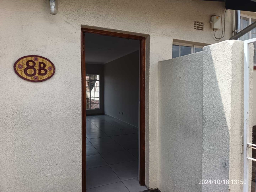 1 Bedroom Property for Sale in Helderkruin Gauteng