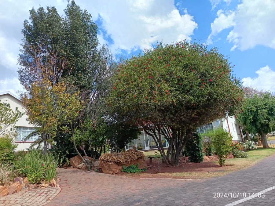 1 Bedroom Property for Sale in Helderkruin Gauteng