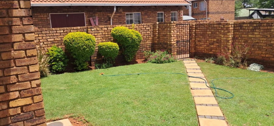 To Let 2 Bedroom Property for Rent in Clarina Gauteng