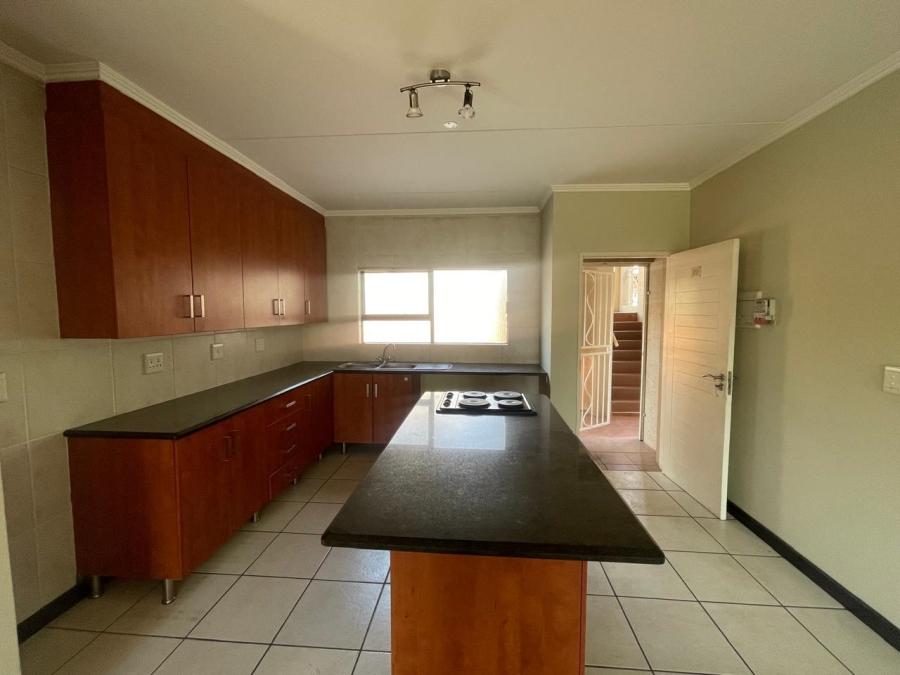 2 Bedroom Property for Sale in Sunninghill Gauteng