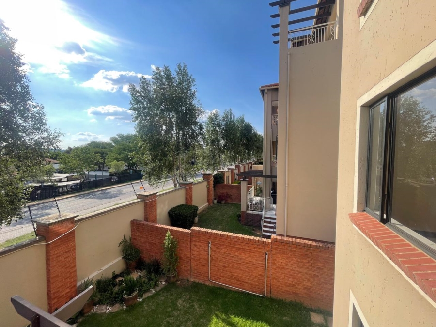 2 Bedroom Property for Sale in Sunninghill Gauteng