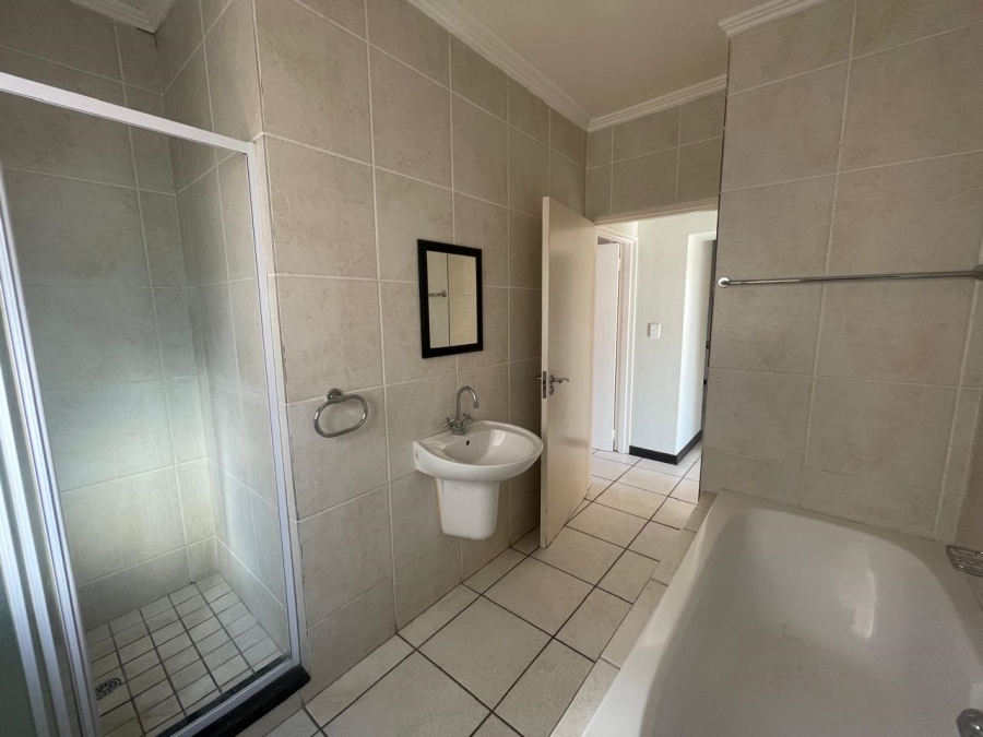 2 Bedroom Property for Sale in Sunninghill Gauteng