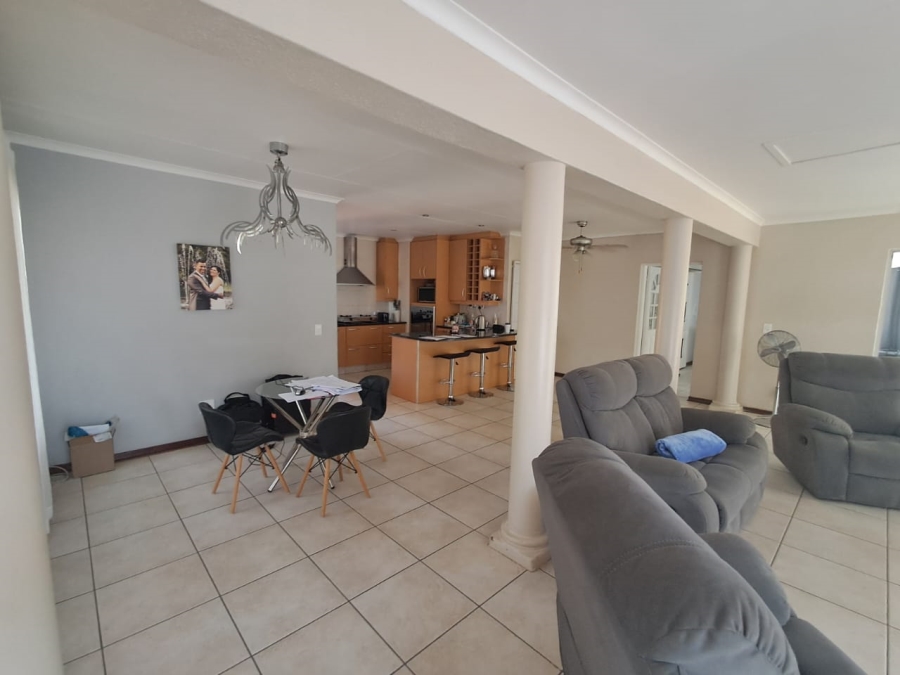 4 Bedroom Property for Sale in Glenvista Gauteng