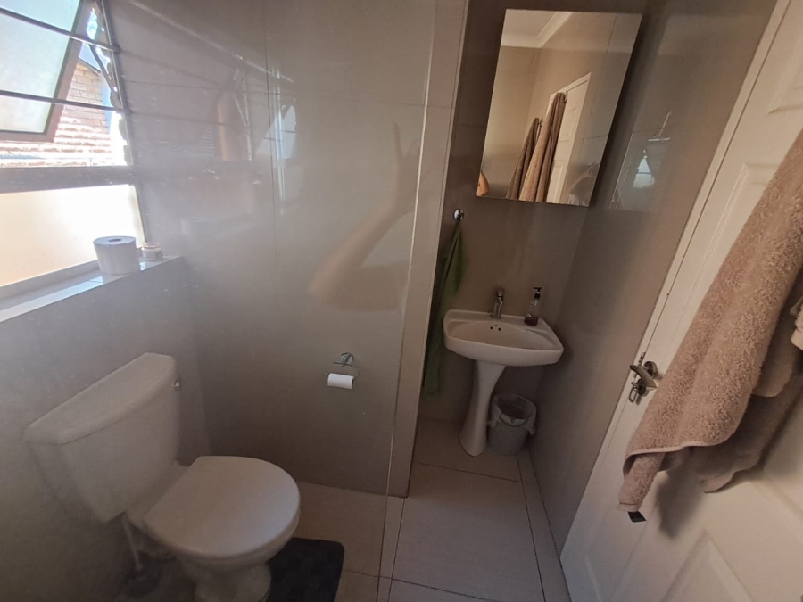 4 Bedroom Property for Sale in Glenvista Gauteng