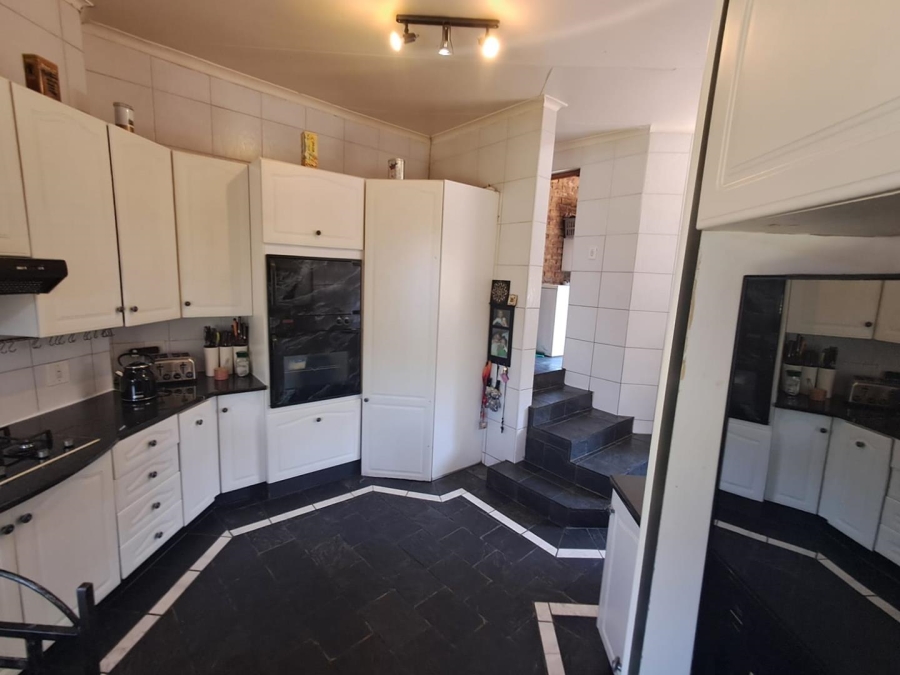 3 Bedroom Property for Sale in Bassonia Gauteng