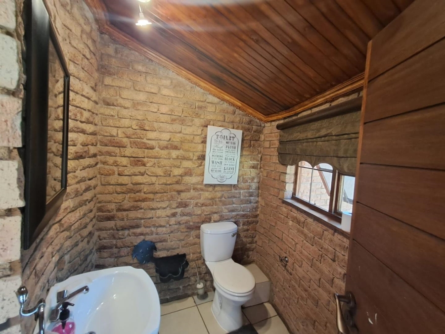 3 Bedroom Property for Sale in Bassonia Gauteng