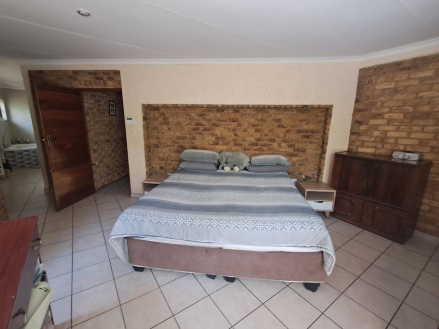 3 Bedroom Property for Sale in Bassonia Gauteng