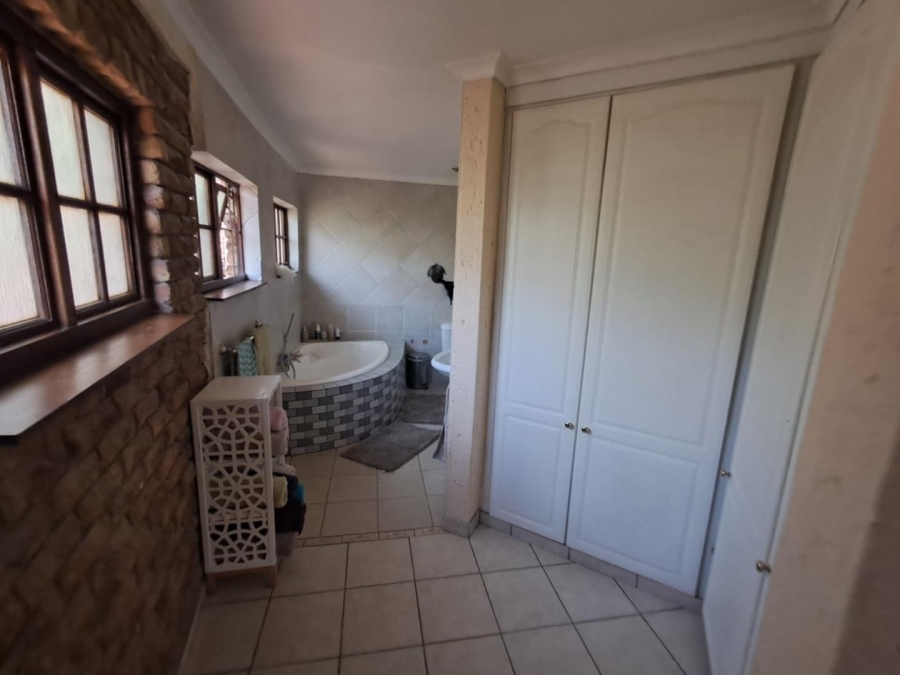 3 Bedroom Property for Sale in Bassonia Gauteng