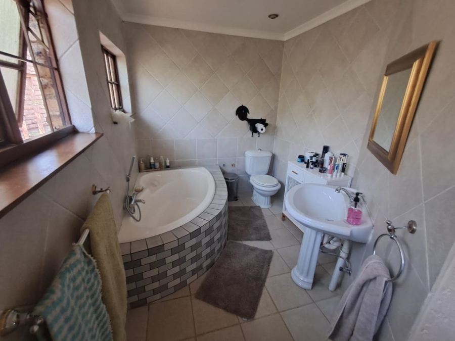 3 Bedroom Property for Sale in Bassonia Gauteng