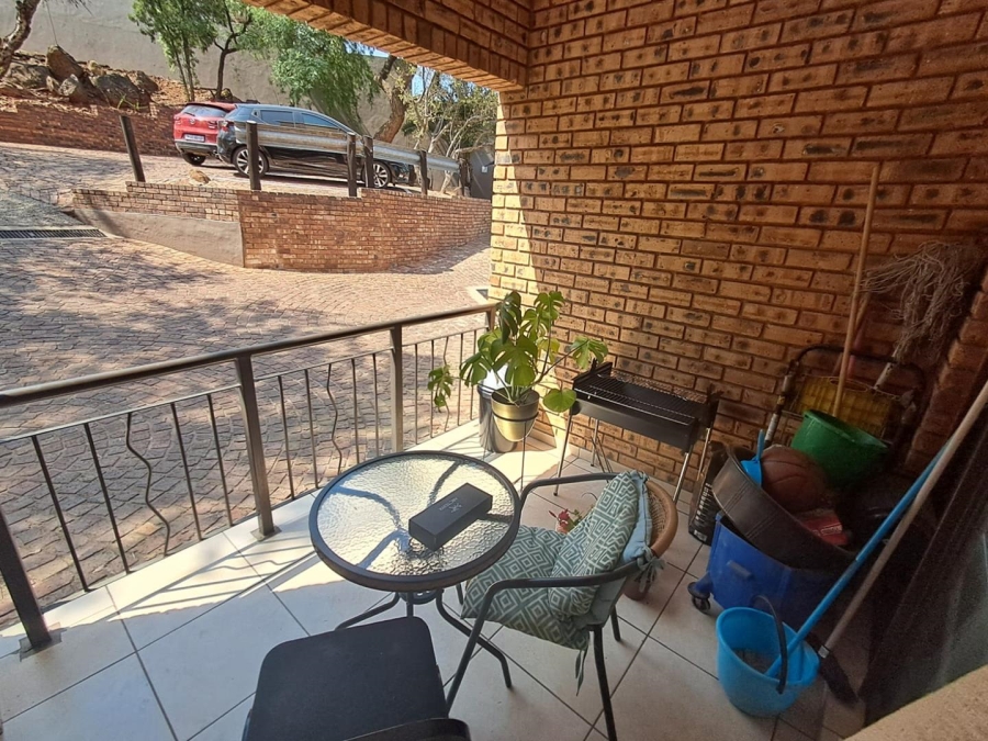 2 Bedroom Property for Sale in Mulbarton Gauteng