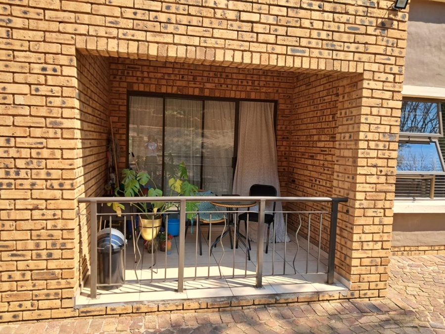 2 Bedroom Property for Sale in Mulbarton Gauteng